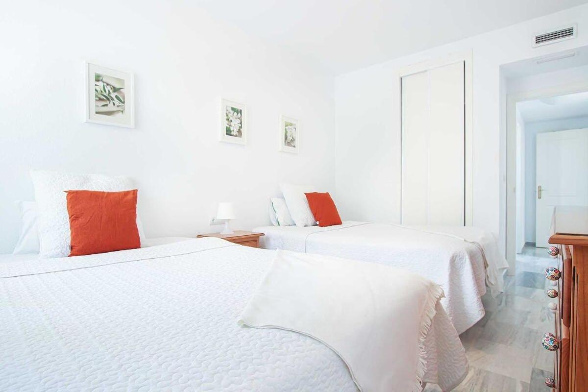 Precioso Atico En Cabopino - Marbella Apartment Bagian luar foto